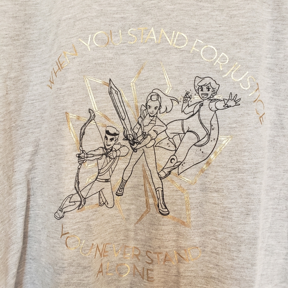 She-Ra and the Princesses of Power Her Universe TShirt Size Medium.  NWT